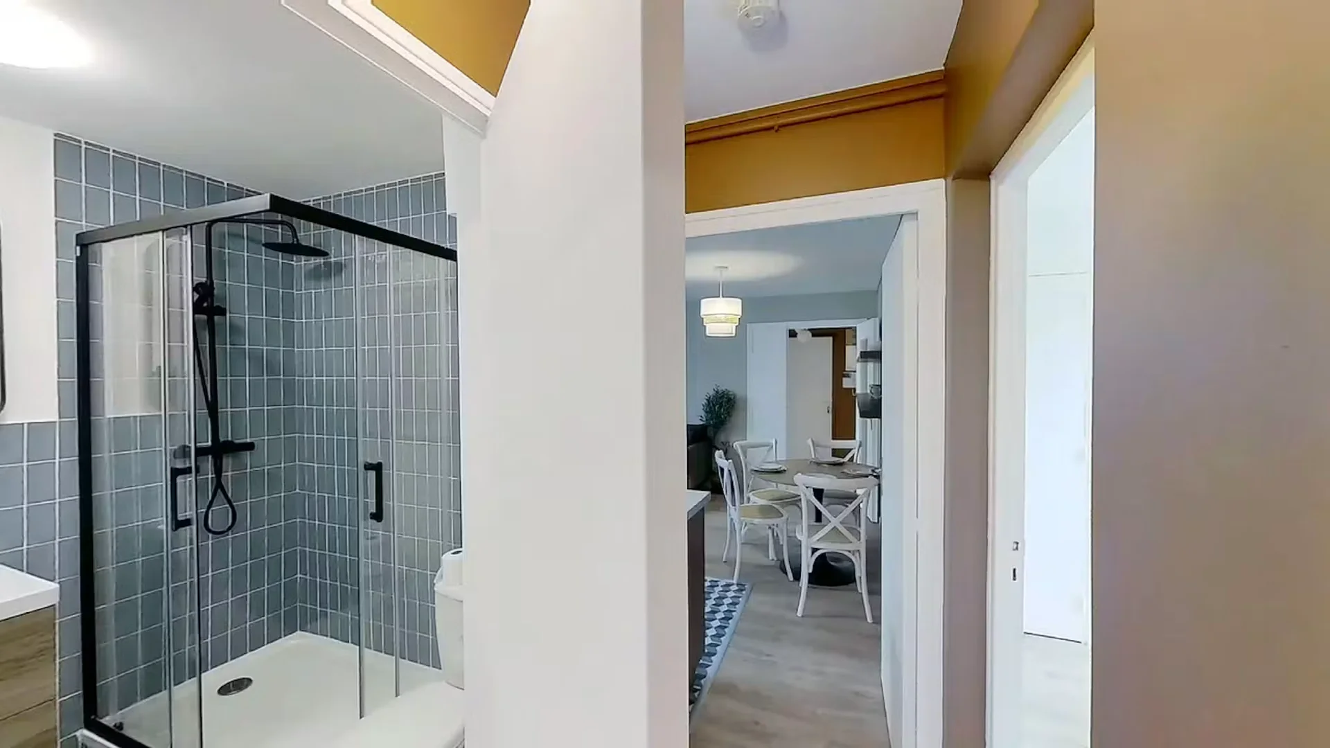 Economical student room with convenient location in 