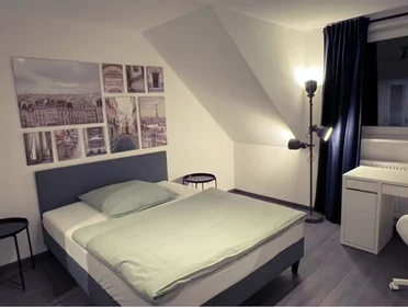 Quarto privado em Münchener Str., 60329 Frankfurt am Main, Germany, imagem 6 de 7