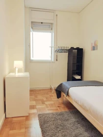 Porto de ortak bir dairede kiralık oda