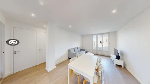 私人房间 在 Rue Paul Bourget, Quartier Capuche-Alliés, 10的图像7
