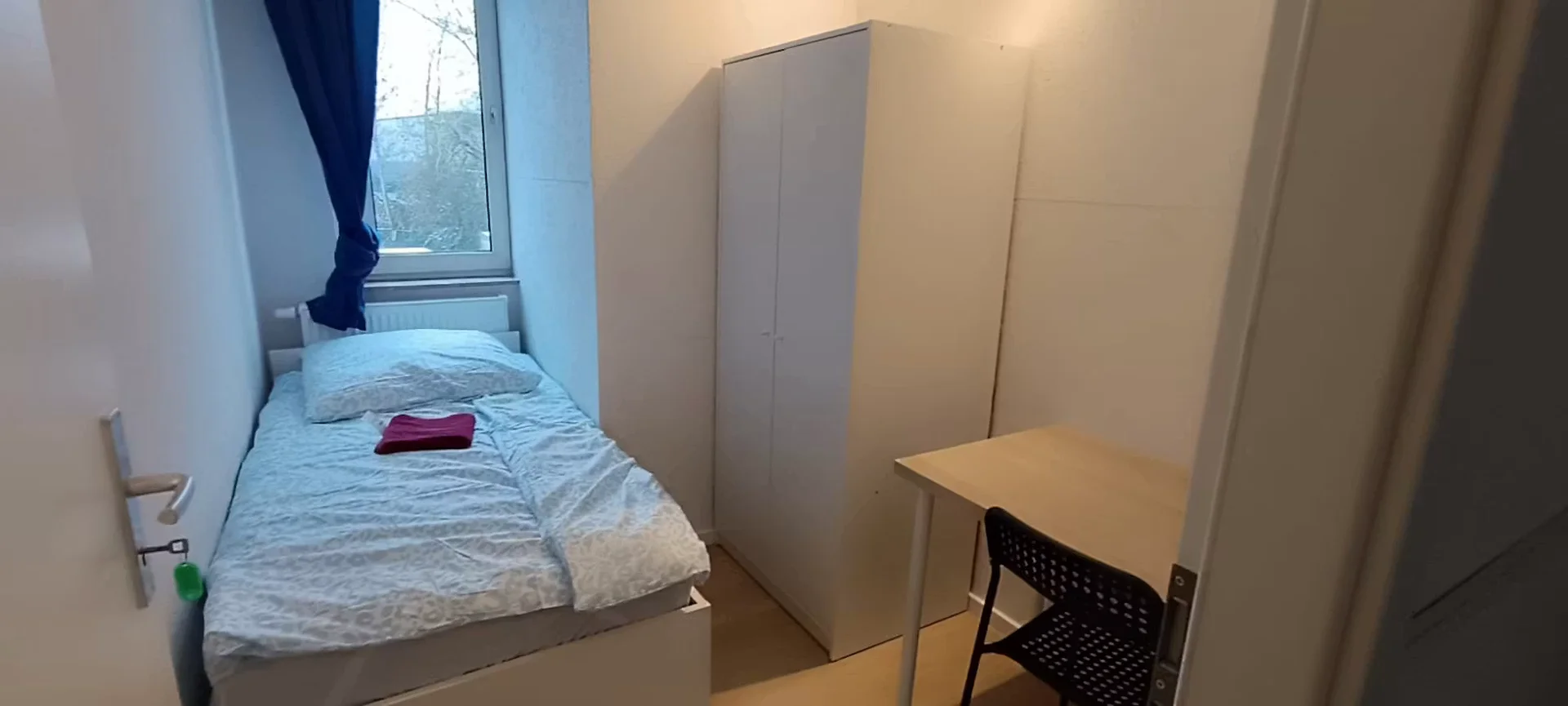 Quarto acolhedor para estudantes disponível em 