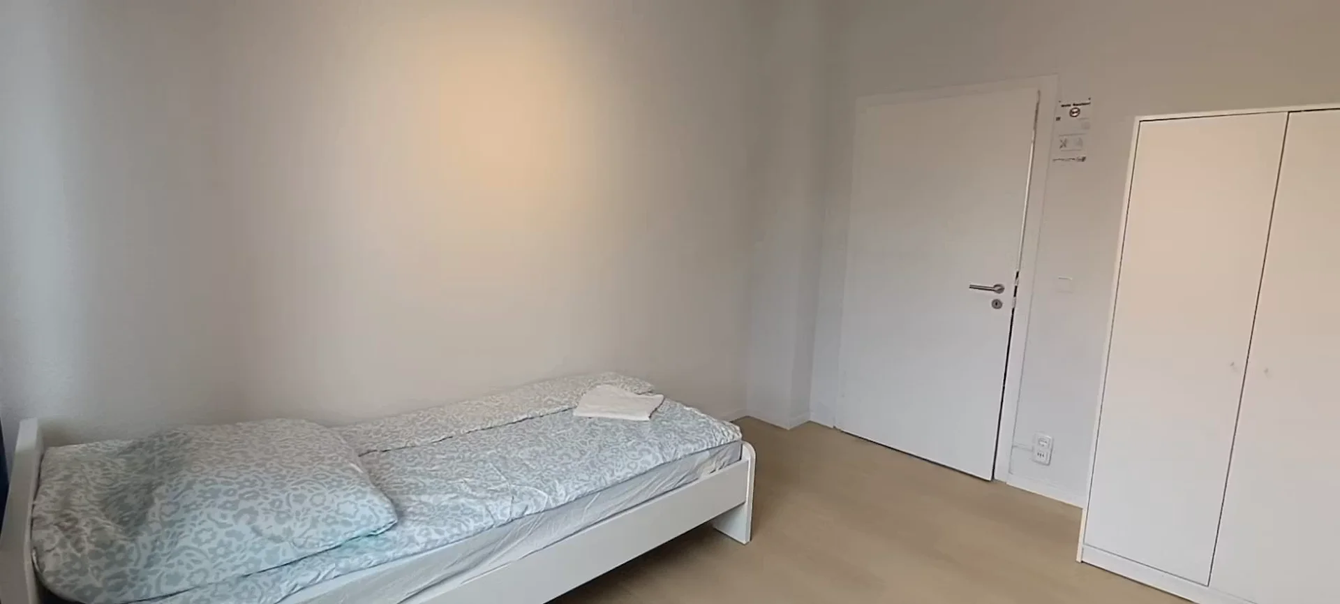 Quarto de estudante funcional perfeito para estudar em 