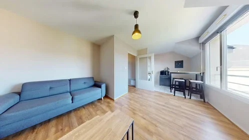 Logement entier à Rue de Létanduère, La Fayette-Eblé, image 1 de 10
