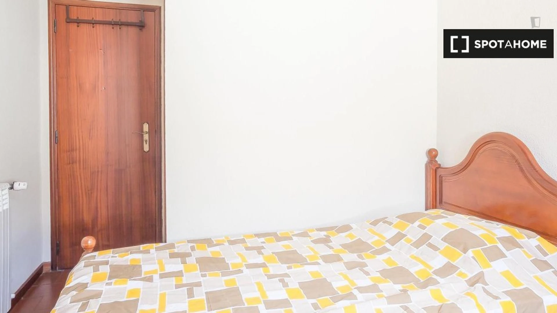 Pokój do wynajęcia z podwójnym łóżkiem w Coimbra