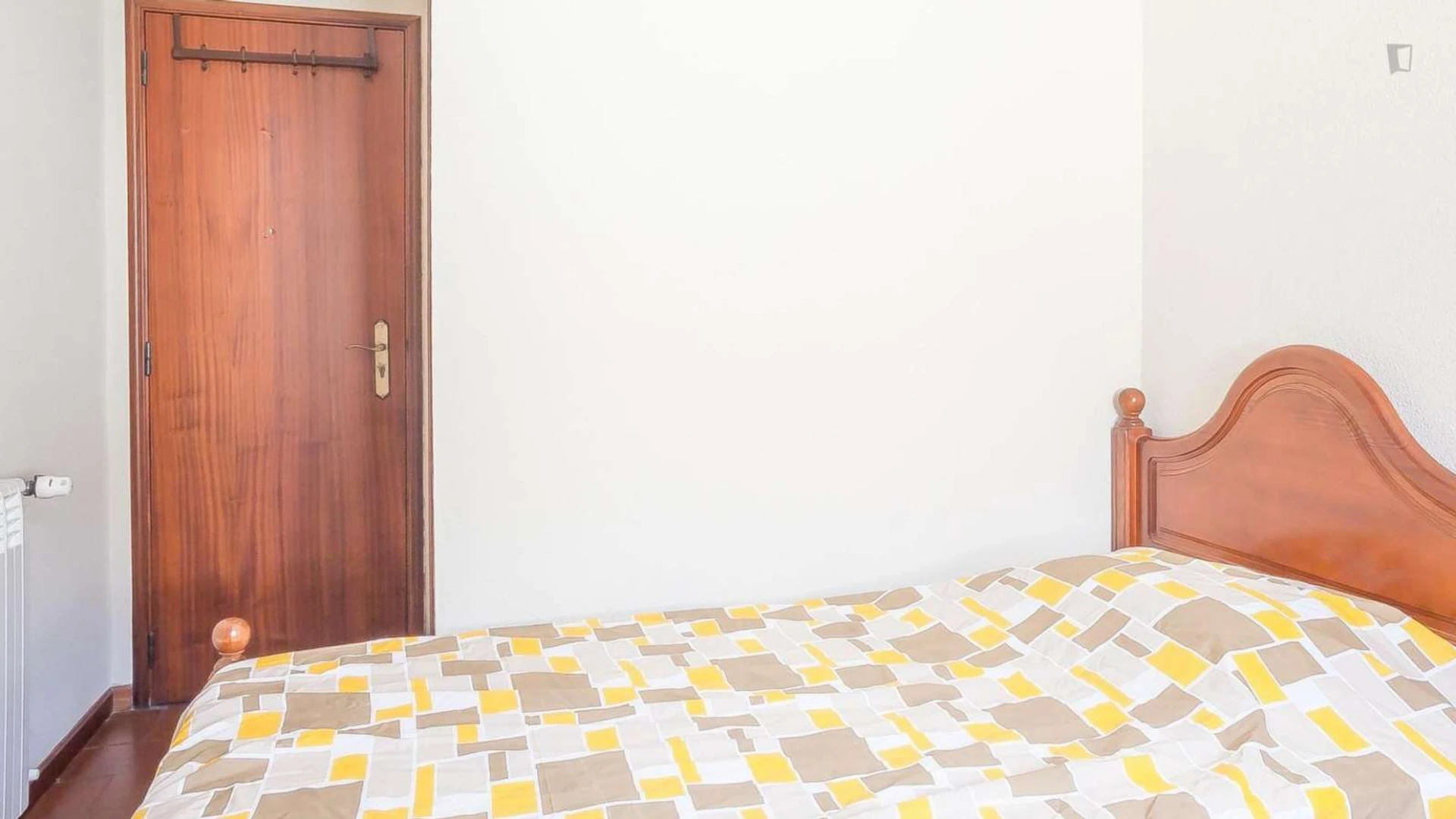 Stanza in affitto in appartamento condiviso a Coimbra