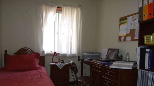 Quarto para alugar num apartamento partilhado em Coimbra