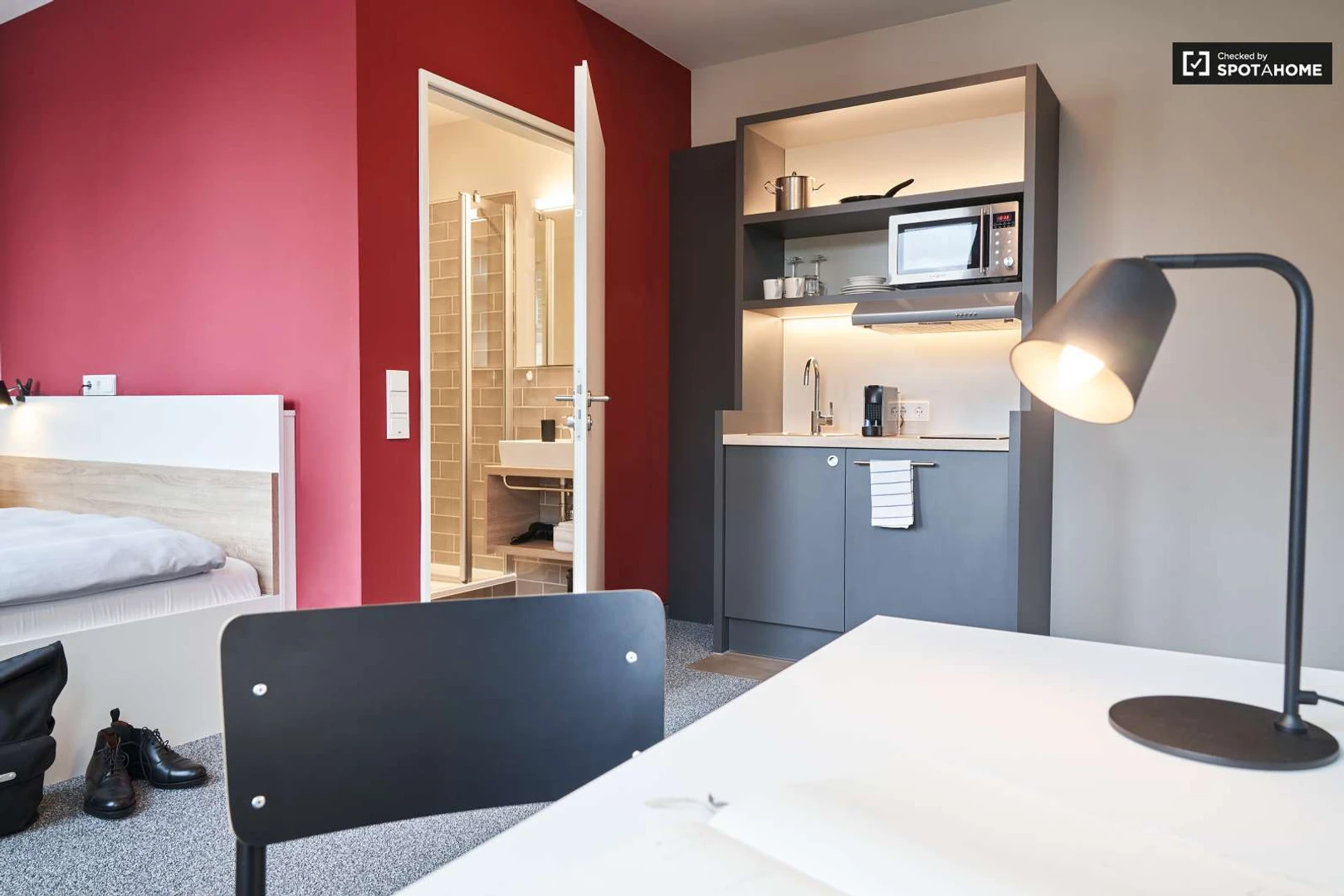 Entire fully furnished flat in Hamburg