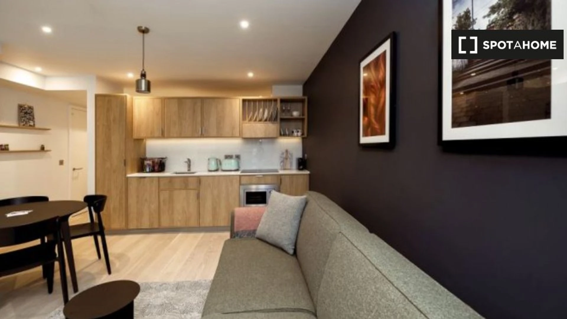 Moderne und helle Wohnung in Edinburgh