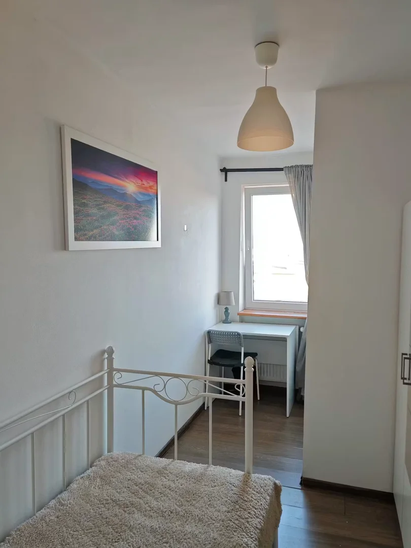 Chambre conviviale pour les étudiants dans  avec des équipements modernes