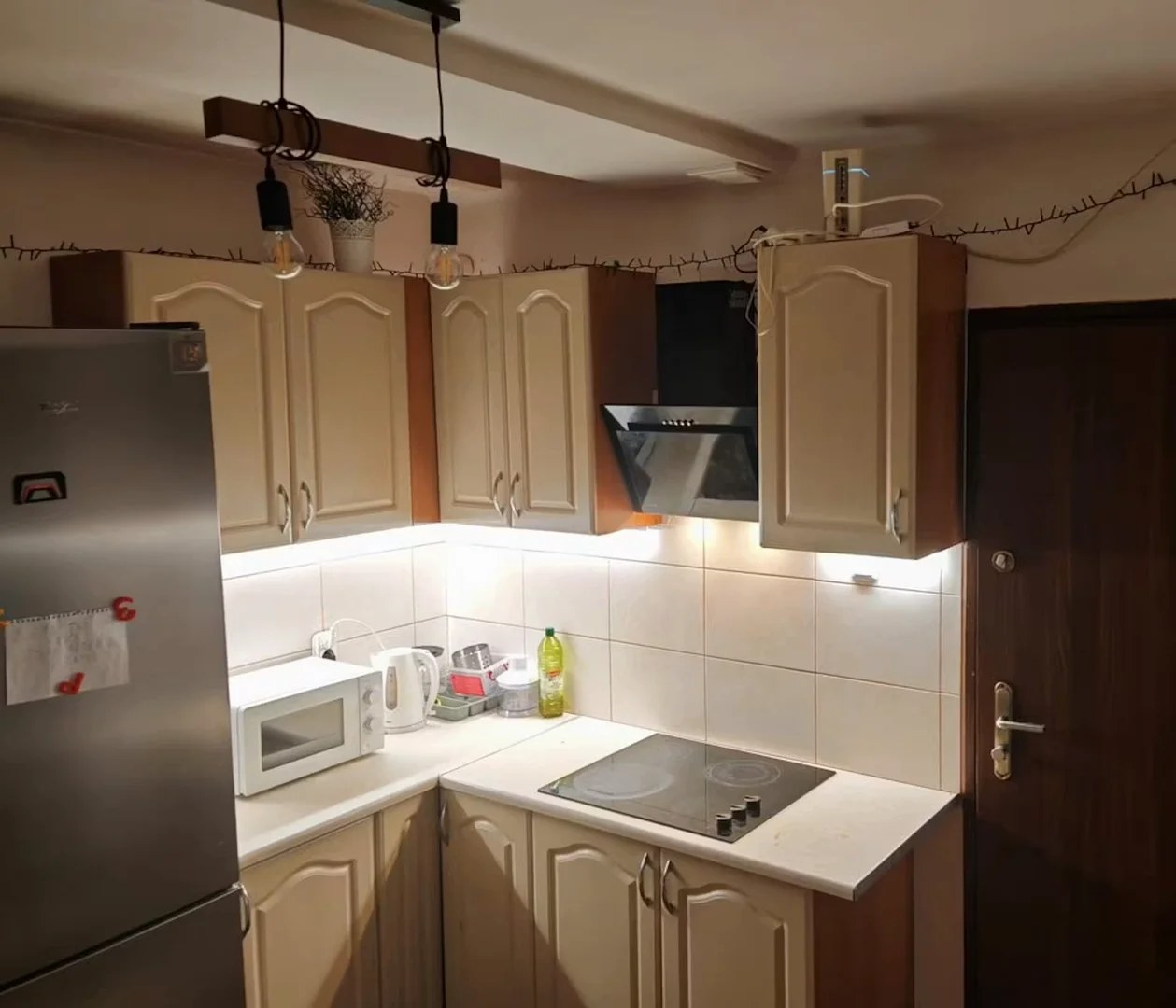 Chambre d'étudiant à  avec espace d'étude et installations communes