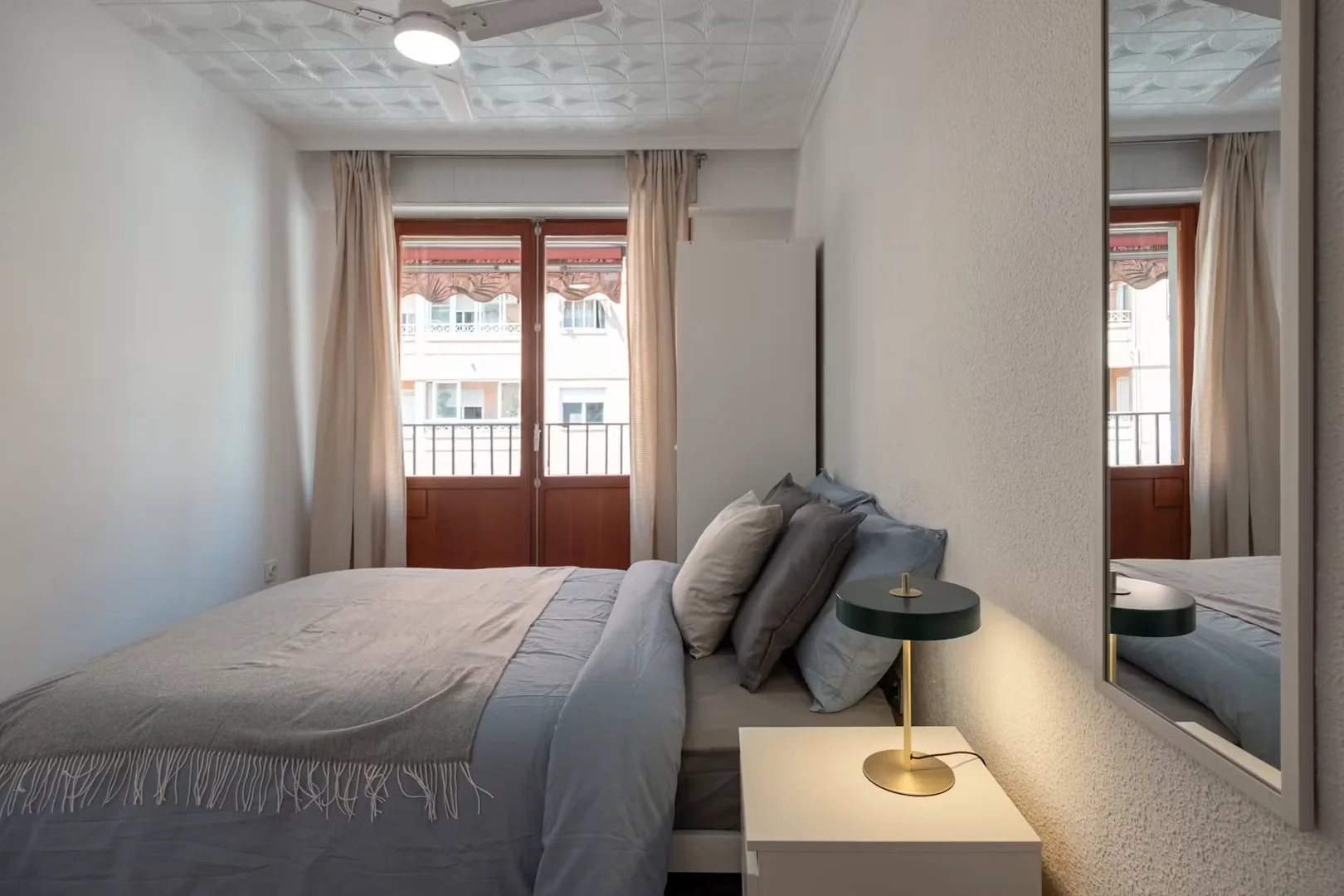 Economical student room with convenient location in 