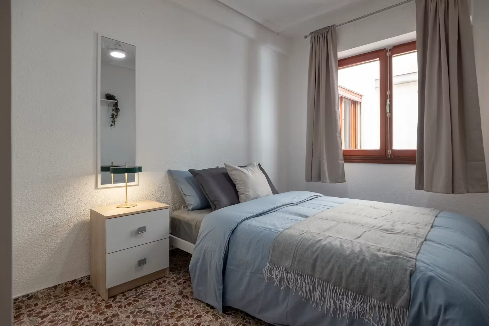 Quarto acolhedor para estudantes disponível em 