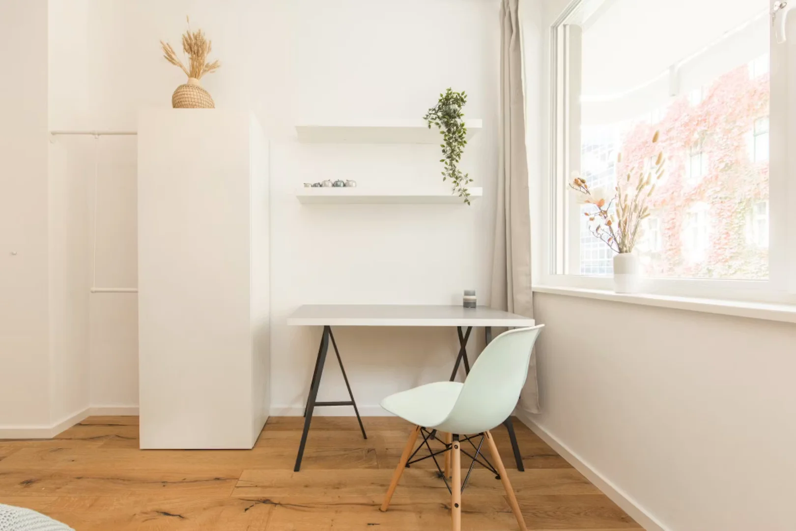 'de modern olanaklara sahip öğrenci dostu oda