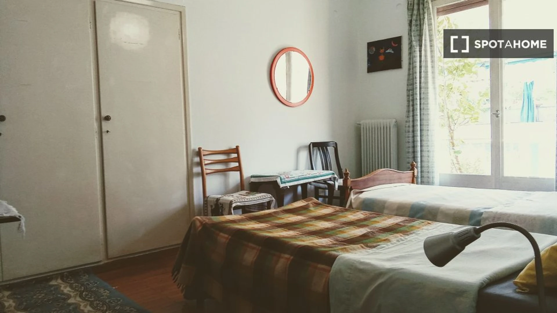 Alquiler de habitación en piso compartido en Atenas