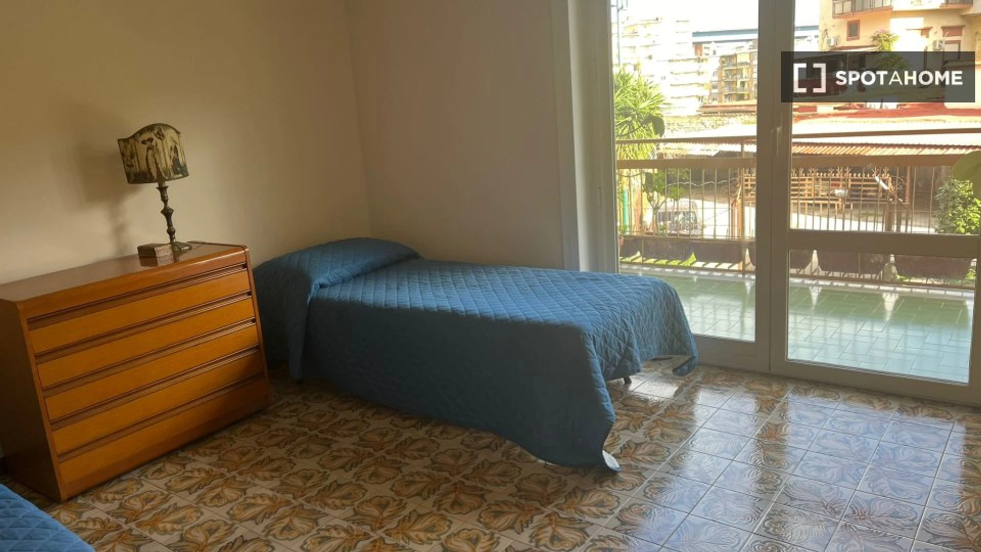 Alojamiento de 2 dormitorios en Nápoles