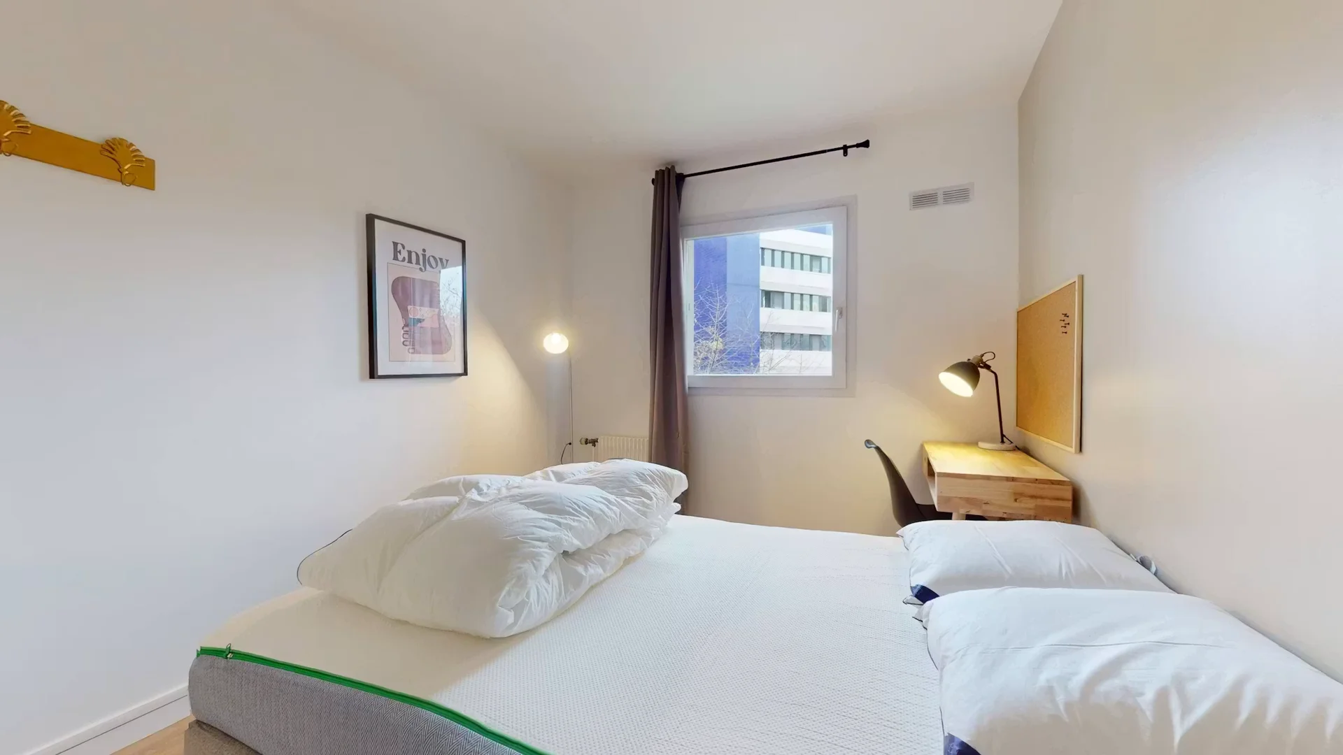 Quarto para alugar em apartamento de estudantes em , totalmente mobilado