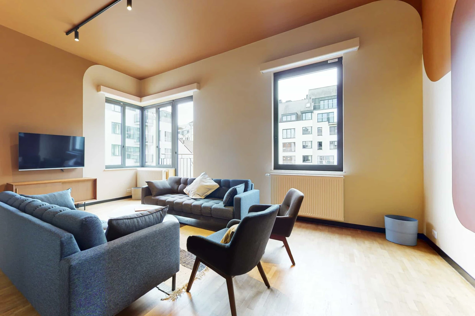 Bruxelles/brussel de ortak bir dairede kiralık oda