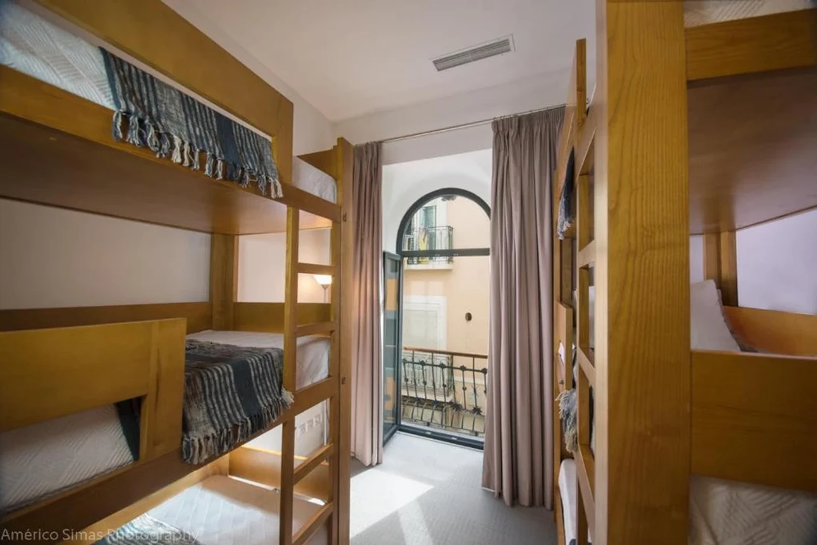Cheap private room in setubal