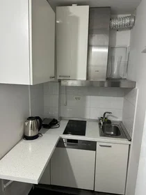Quarto privado em Ulica Antuna Branka Šimića 33, imagem 5 de 8