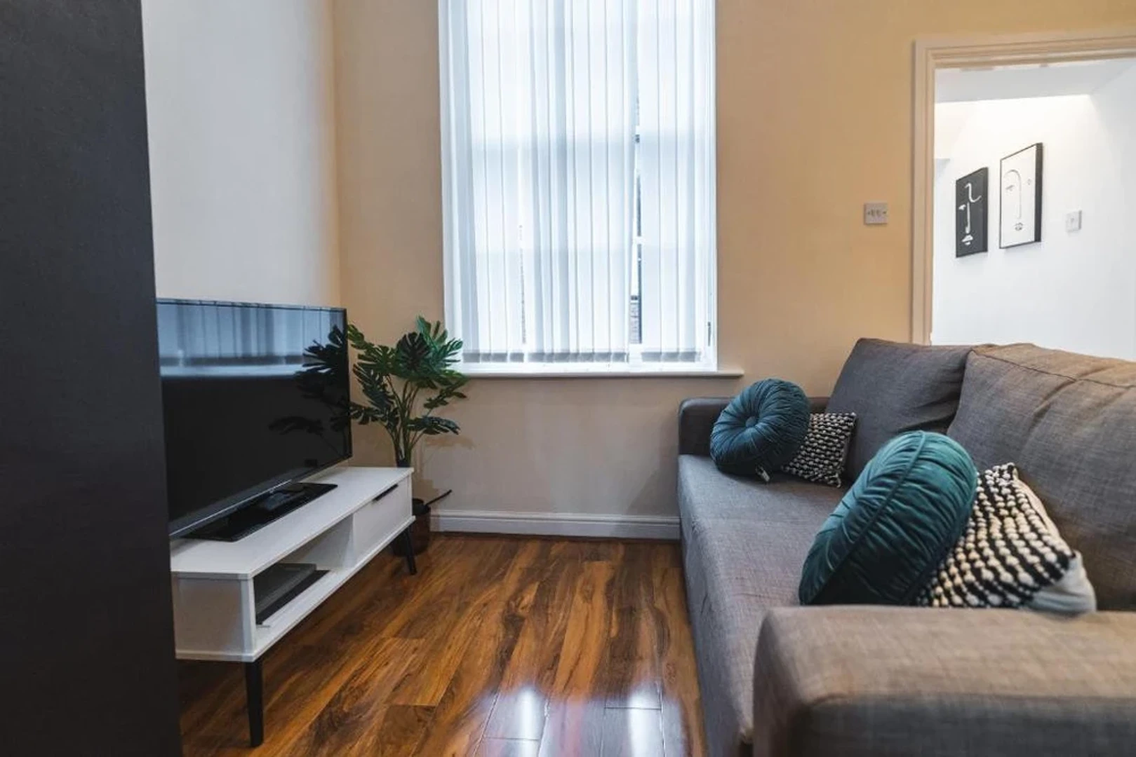 Alojamiento con 3 habitaciones en Liverpool