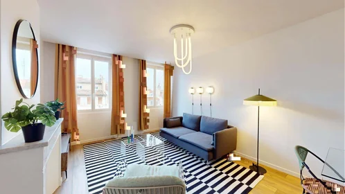 Chambre privée à 60 Rue Grignan, 13001 Marseille, France, image 13 de 20