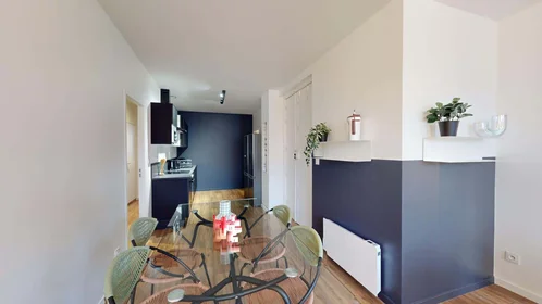 Chambre privée à 60 Rue Grignan, 13001 Marseille, France, image 15 de 20