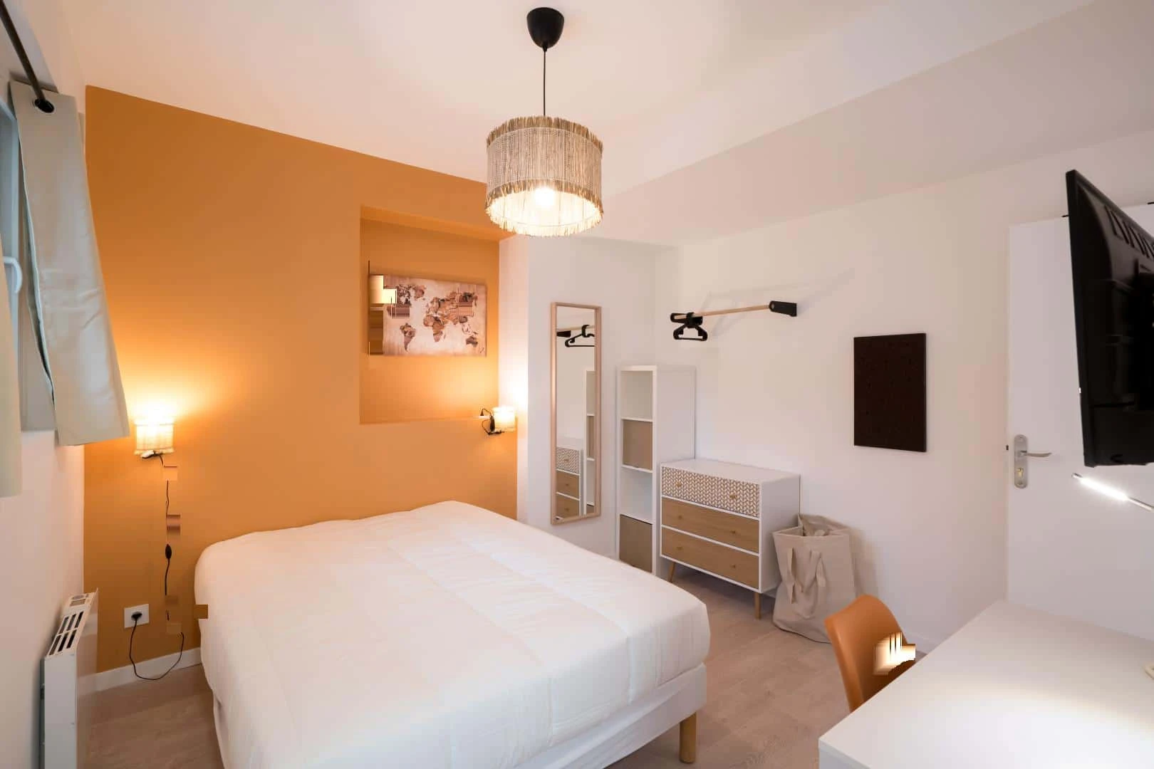 Quarto amigo do estudante em com comodidades modernas
