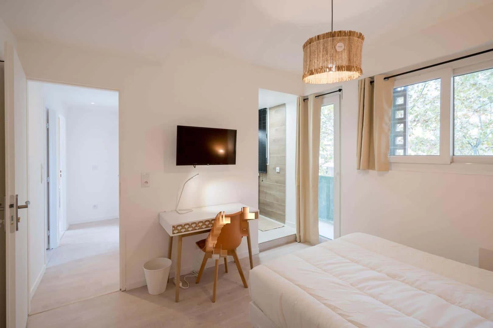 Quarto para alugar em apartamento de estudantes em , totalmente mobilado