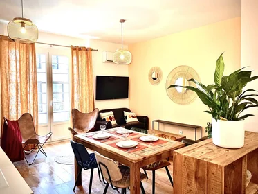 Quarto privado em 4 Rue Vincent Allègre, 83000 Toulon, France, imagem 6 de 10