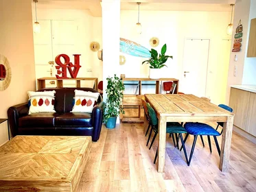 Quarto privado em 4 Rue Vincent Allègre, 83000 Toulon, France, imagem 7 de 10