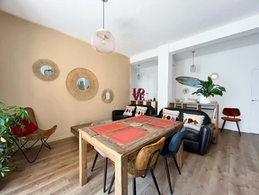 Quarto privado em 4 Rue Vincent Allègre, 83000 Toulon, France, imagem 10 de 10
