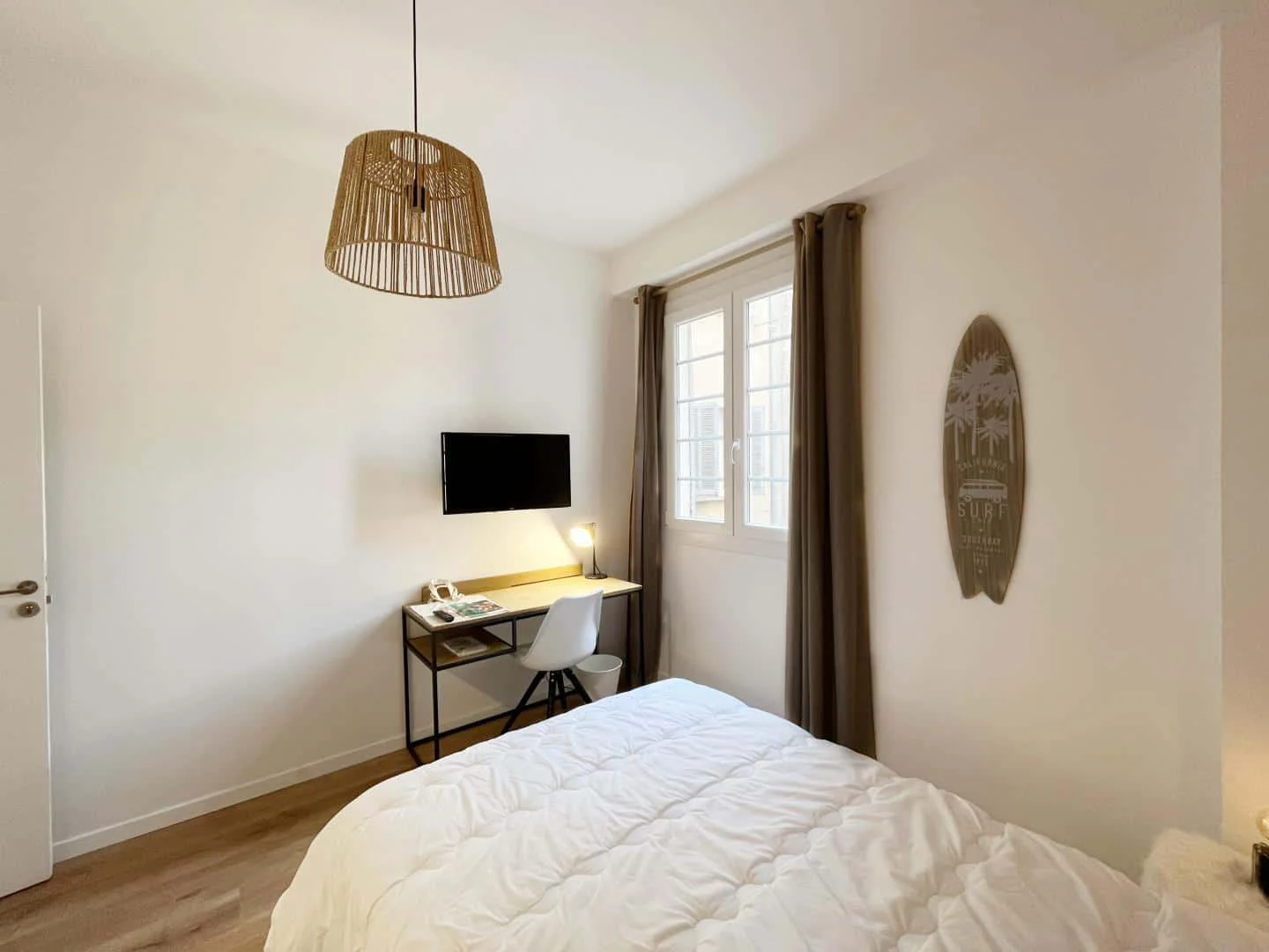 Quarto acolhedor para estudantes disponível em
