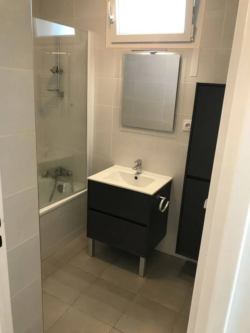 Chambre à louer dans un appartement d'étudiant à , entièrement meublée