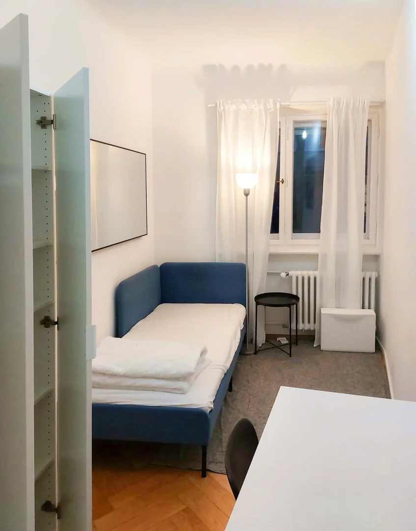 Bright and airy student room with easy university access in