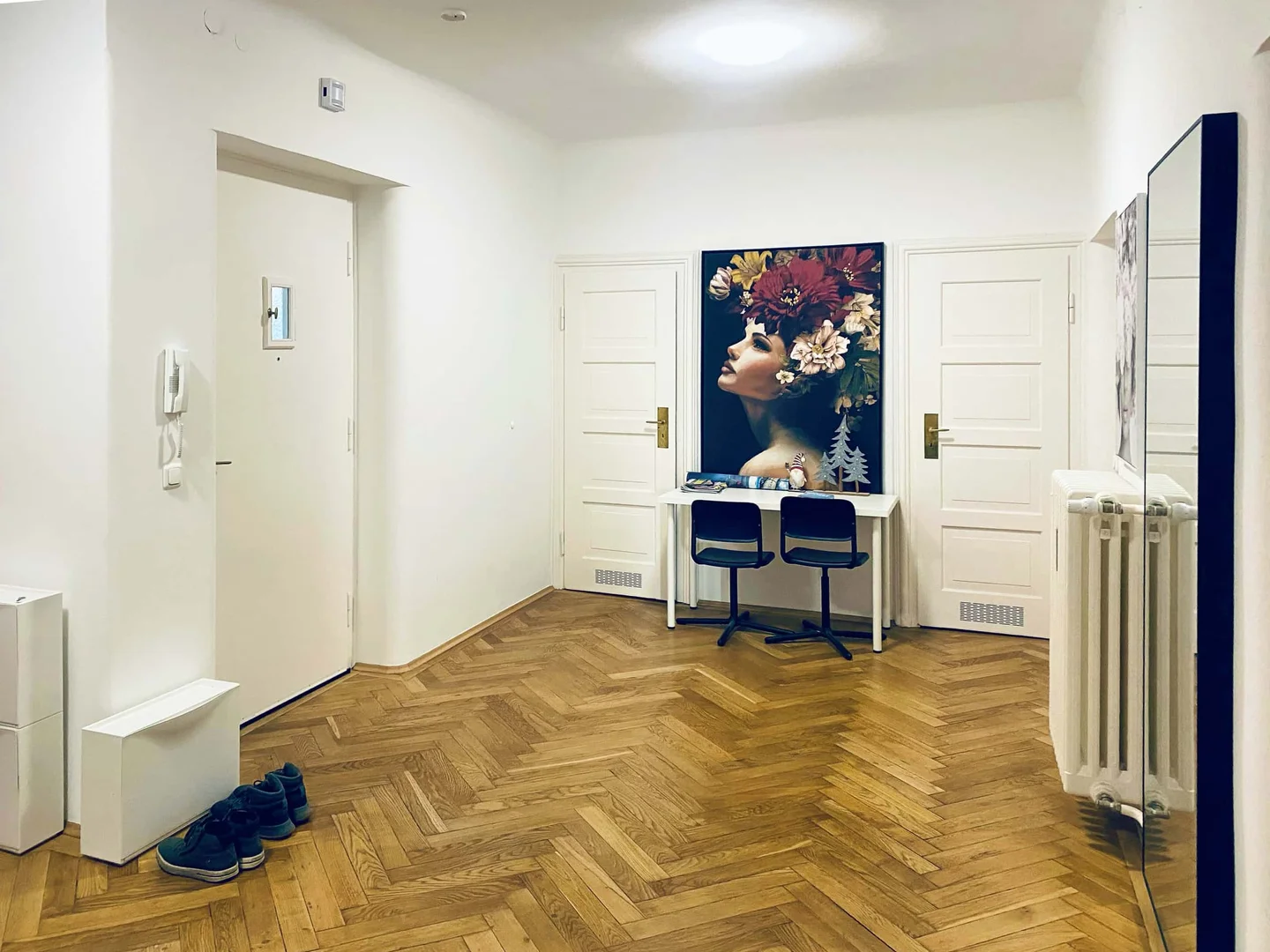 Functional student room perfect for studying in