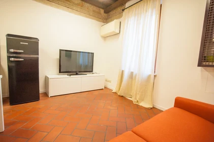 Appartamento con 2 camere da letto a Verona
