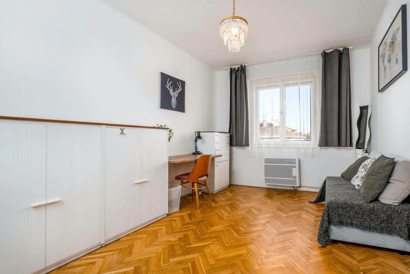 Stanza in affitto in appartamento condiviso a Praga