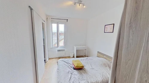 Room for rent with double bed Le-havre