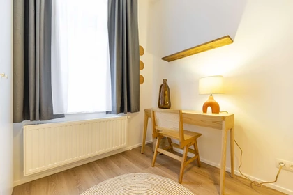 Zimmer mit Doppelbett zu vermieten Brüssel/brüssel