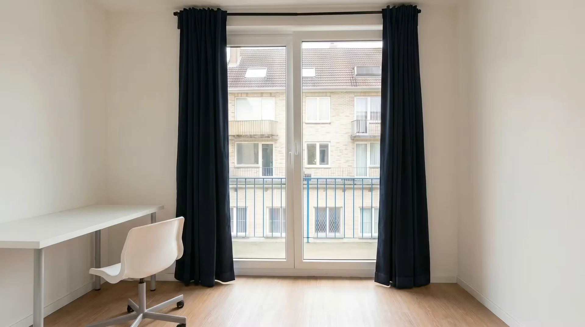 Bright and airy student room with easy university access in