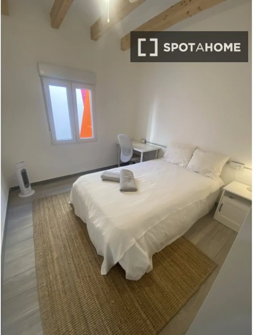 Quarto para alugar com cama de casal em Palma De Mallorca