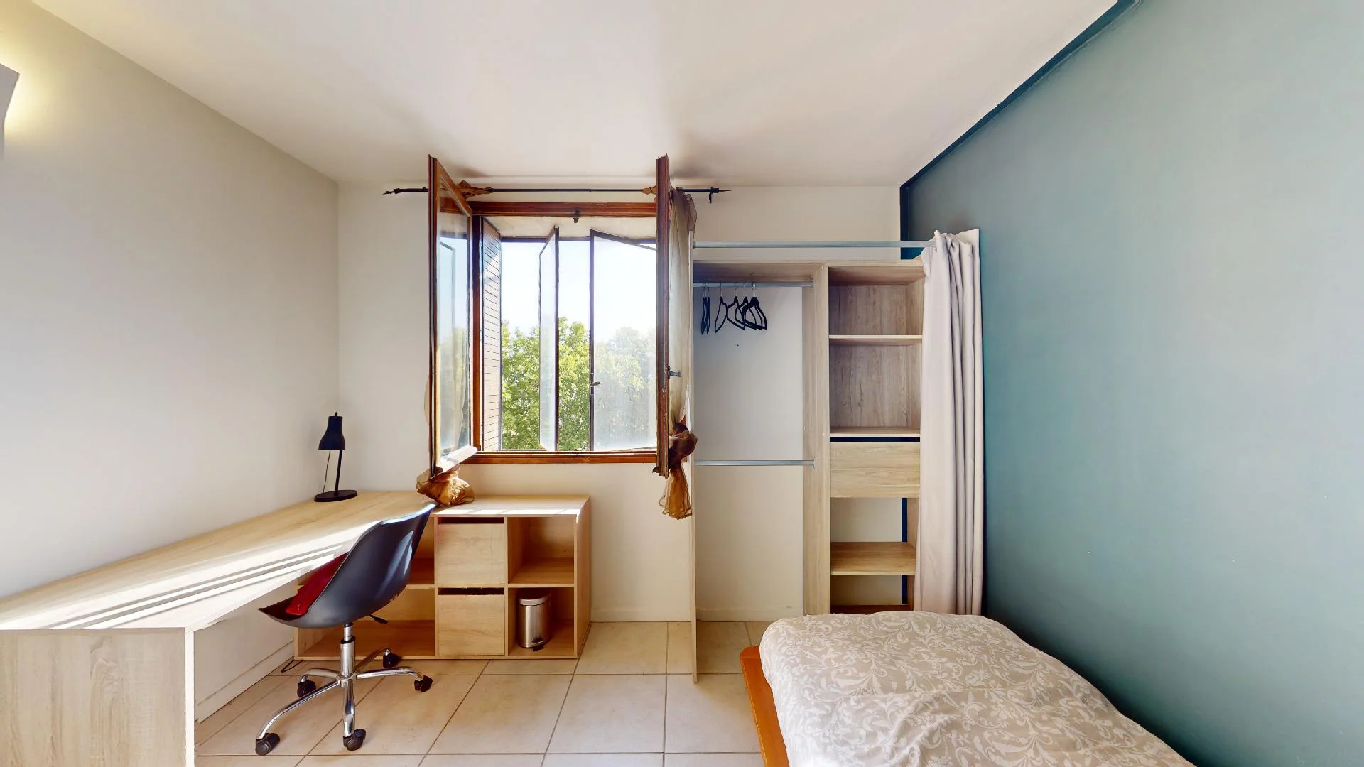 Quarto de estudante económico com localização conveniente em 