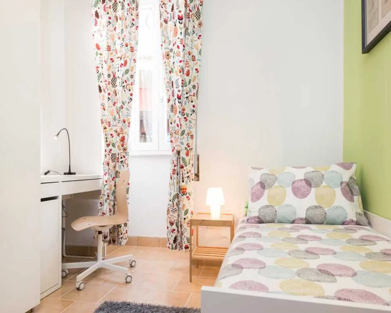 Habitación estudiantil económica cerca del campus en 
