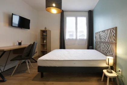 Chambre privée à 67 avenue de Fronton (2ème étage), image 1 de 10