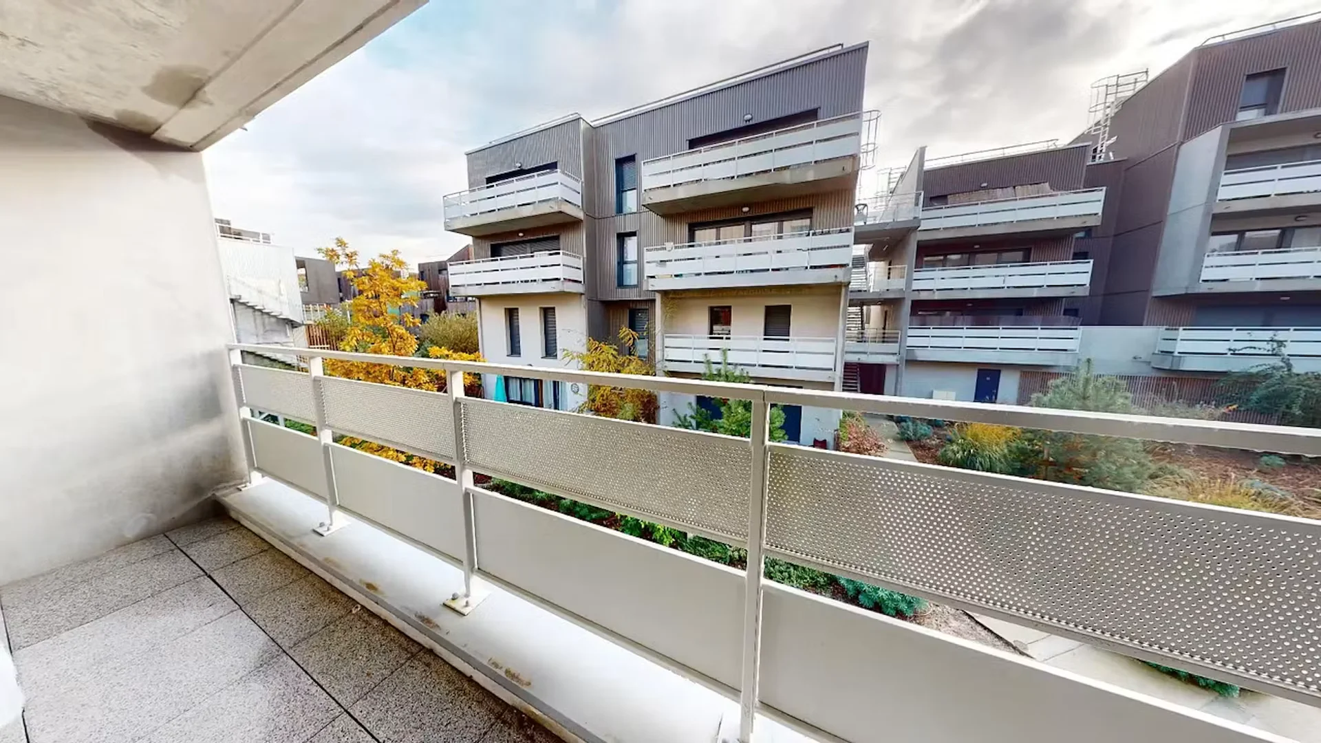 Quarto de estudante económico com localização conveniente em