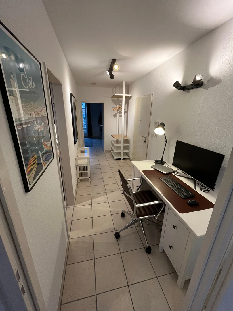 Cheap private room in Leverkusen