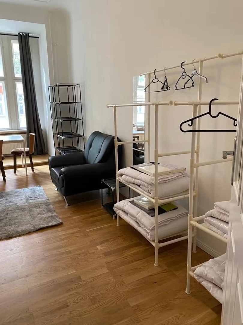 Stanza in condivisione in un appartamento di 3 camere da letto berlin