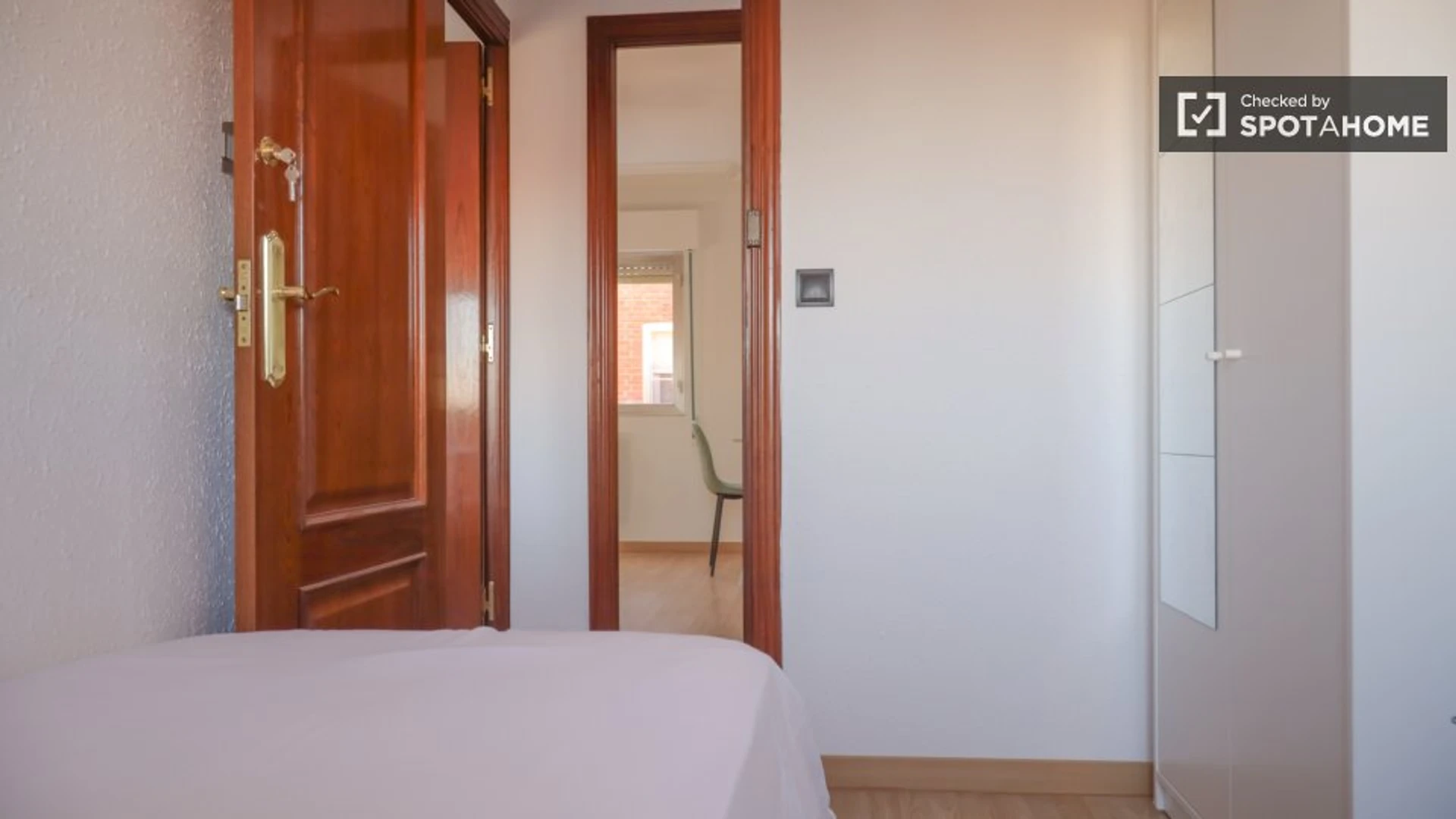 Jasny pokój prywatny w Leganés