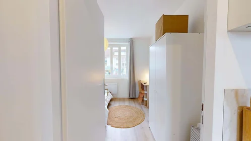Private room at 101 Av. du Drapeau, 21000 Dijon, France, image 2 of 28