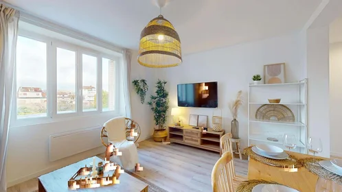 Private room at 101 Av. du Drapeau, 21000 Dijon, France, image 14 of 28
